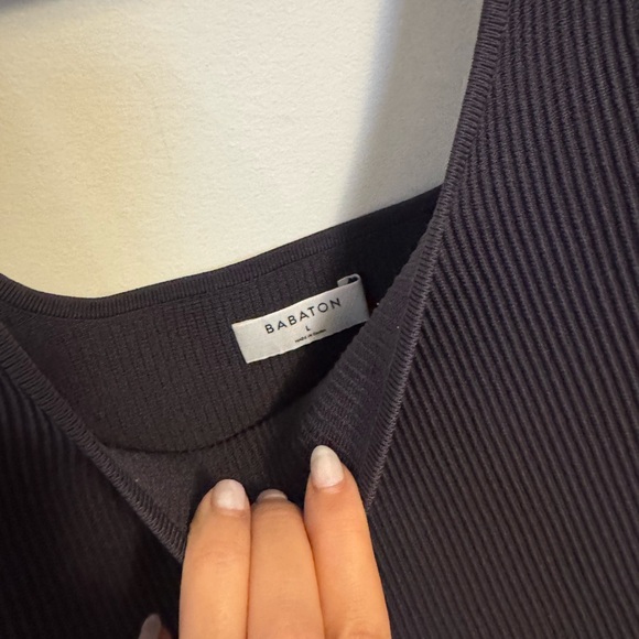 Aritzia Babaton Sculpt Knit Squareneck Cropped Tank Top - Picture 2 of 4